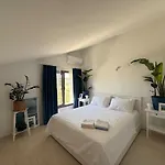度假居 Urla'da Tatli, Huzurlu, Bahceli Bir Ev