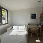 Urla'da Tatli, Huzurlu, Bahceli Bir Ev