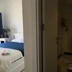 Urla'da Tatli, Huzurlu, Bahceli Bir Ev 乌尔拉