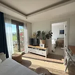 度假居 Urla'da Tatli, Huzurlu, Bahceli Bir Ev *