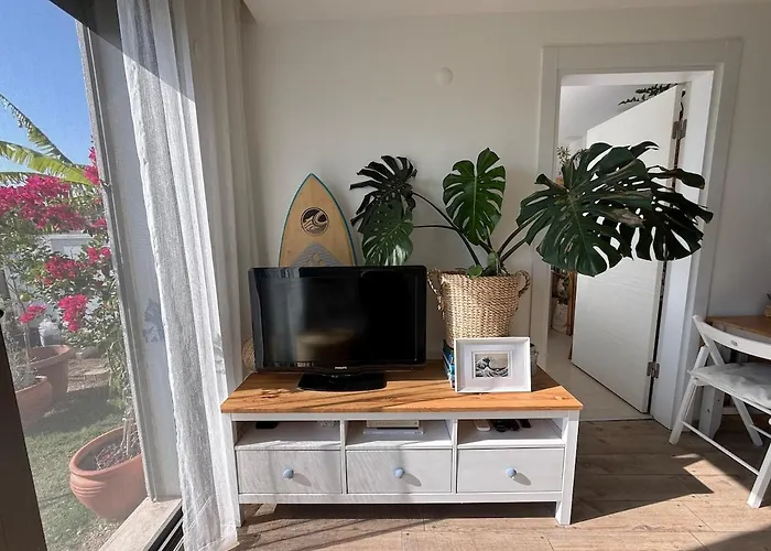 Urla'da Tatli, Huzurlu, Bahceli Bir Ev Ferienhaus