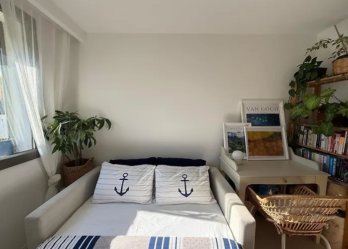 Urla'da Tatli, Huzurlu, Bahceli Bir Ev Semesterbostad *