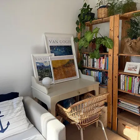 Urla'da Tatli, Huzurlu, Bahceli Bir Ev Urla