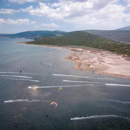 Holiday home Urla'da Tatli, Huzurlu, Bahceli Bir Ev