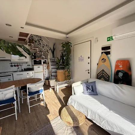 Urla'da Tatli, Huzurlu, Bahceli Bir Ev Holiday home Urla