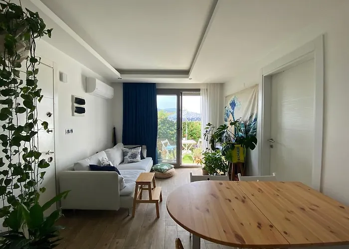 Urla'da Tatli, Huzurlu, Bahceli Bir Ev Vakantiehuis Urla