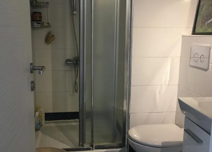 Urla'da Tatli, Huzurlu, Bahceli Bir Ev